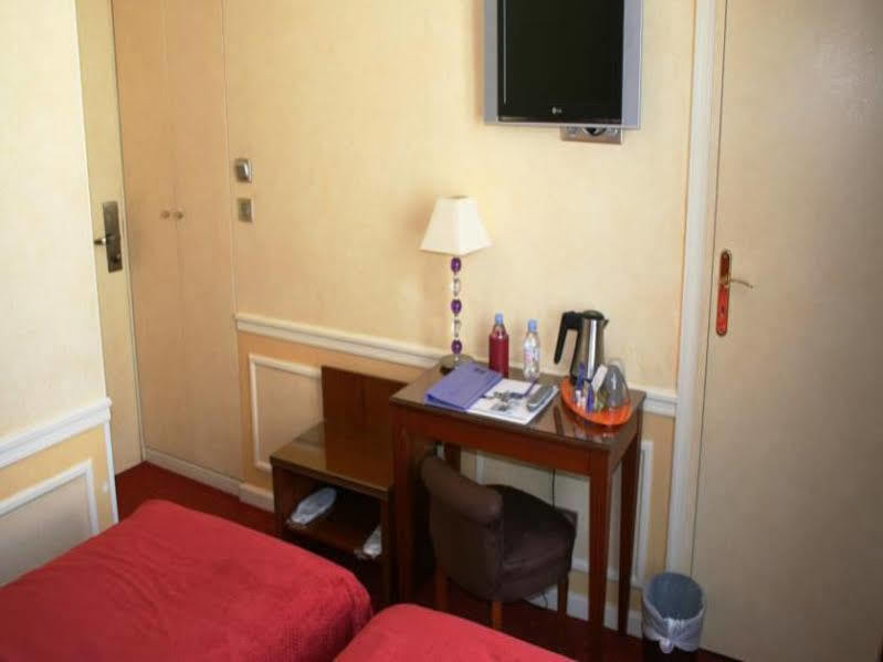 Hotel Timhotel Tour Montparnasse París
